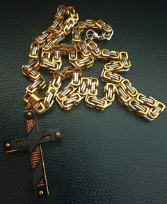 Pendant Cross Necklace (Brand New)