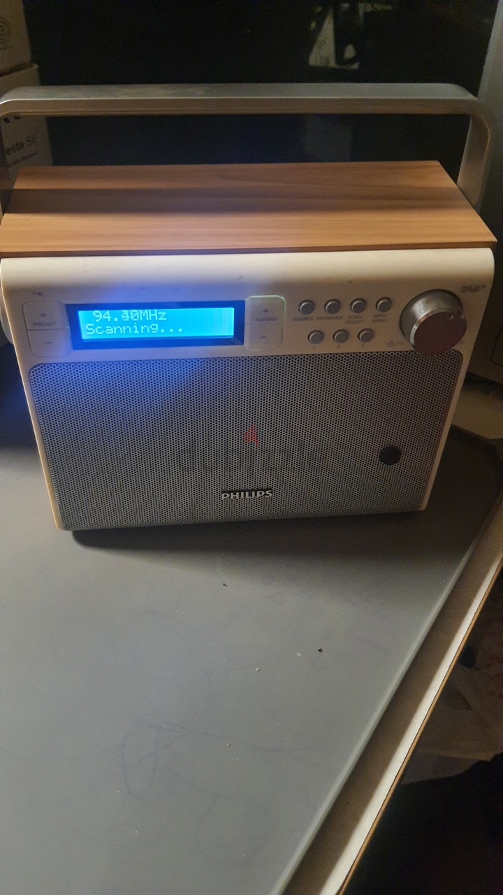 Breeding cock Chamber Philips AE5020 portable radio with DAB+FM | dubizzle