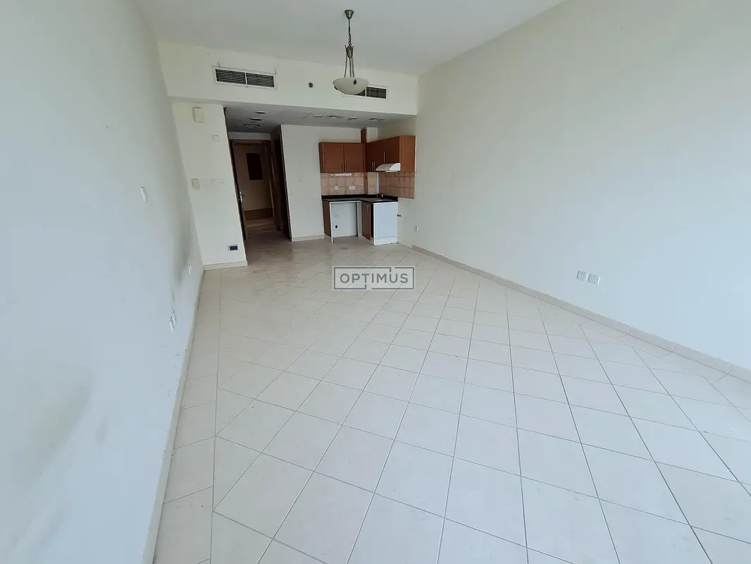AMAZING DEAL: Big Size Studio With Balcony For Rent In Lago Vista 23000 AED
