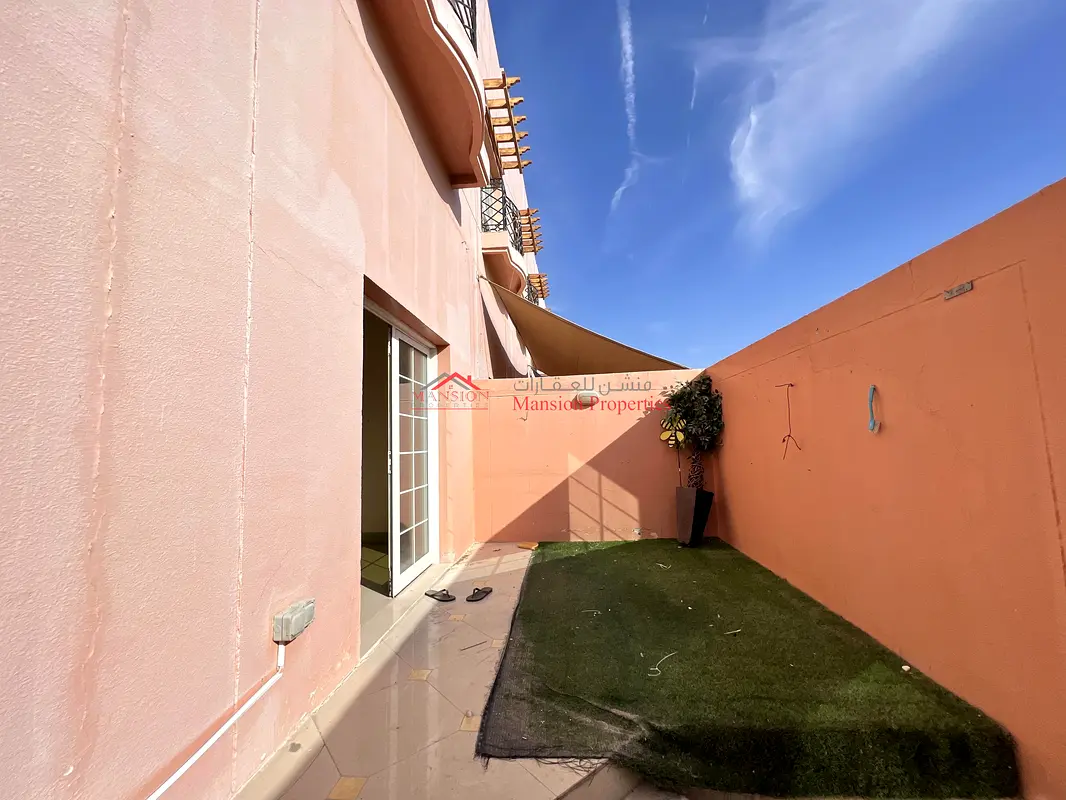 Away from flight path 3 Bedroom with Maidsroom and shared pool