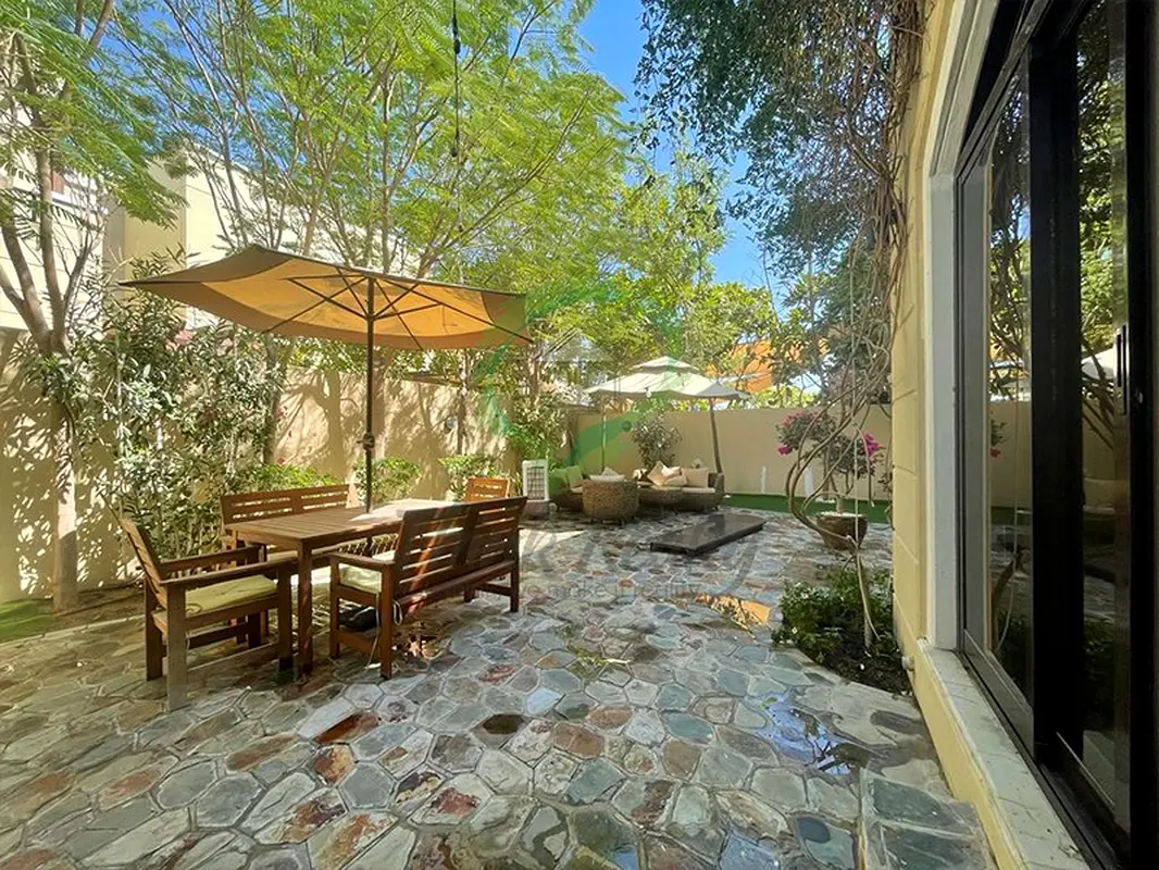 Fully Upgraded 4 Bed  Well Maintained Next To Park