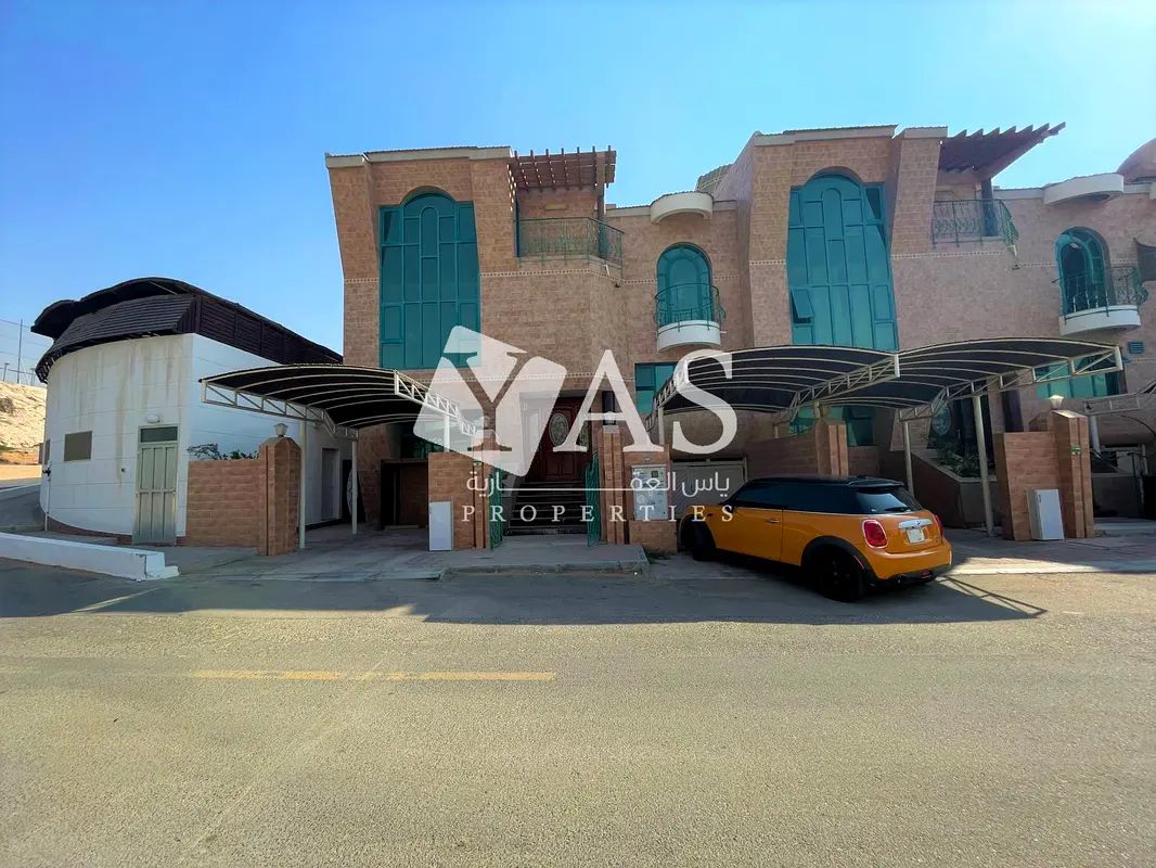 Huge townhouse | Great Location