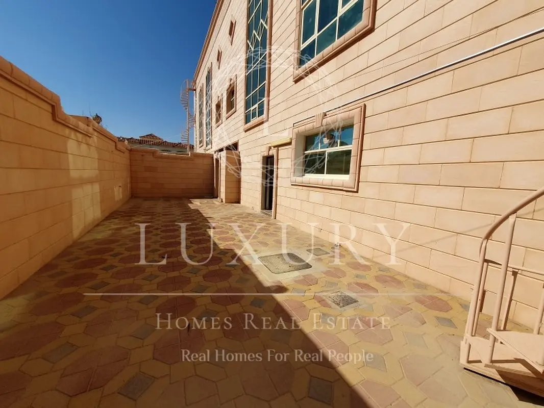 Well kept huge Terrace Close To The Town