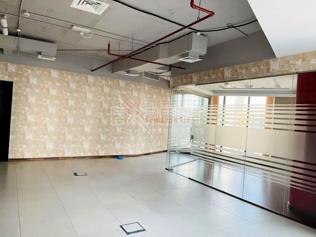 Vacant | Fittted  Partitioned | Close to metro