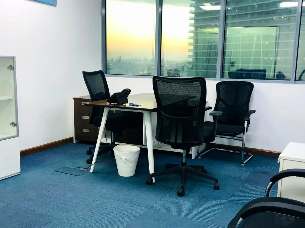 Furnished Office  with Canal View | Parking | 0 Comm