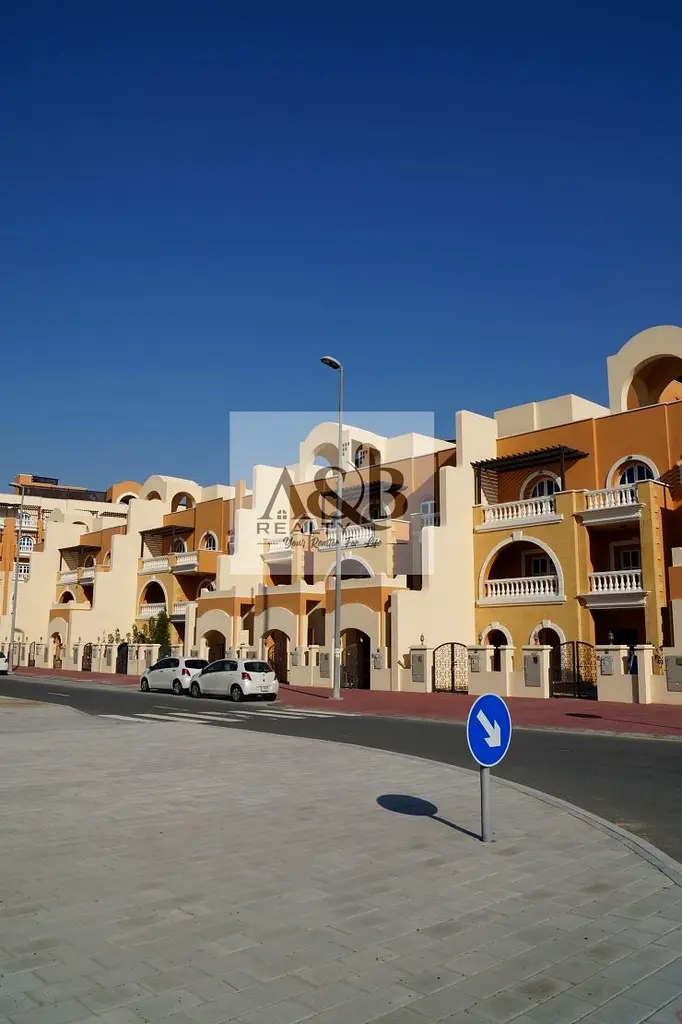 G + 2 || 4 Bedrooms + Maids Room || Seasons Community