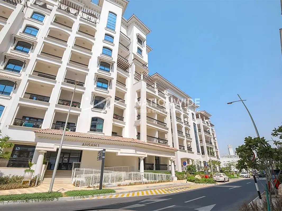 Sleek and Stylish Unit w/ Spacious Balcony
