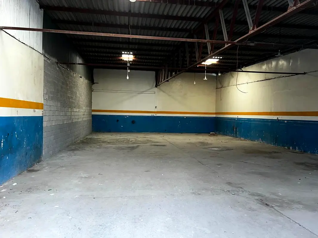 Auto garage workshop for rental - bike repair garage- Good deal -