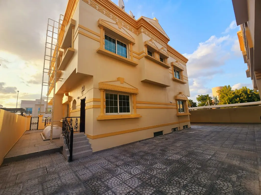 RENOVATED | COMPOUND VILLA | CENTRAL AC