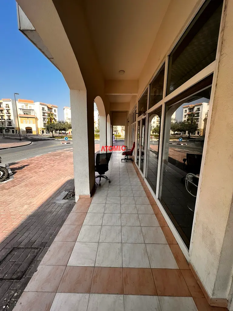 HOT LOCATION SHOP FOR SALE IN GREECE CLUSTER CALL NOW