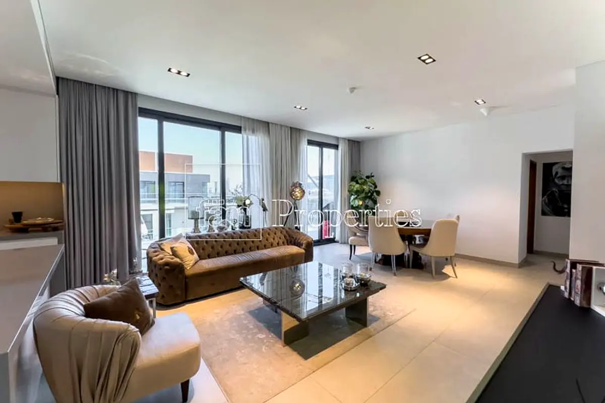 Spacious 2 Bed facing Meydan Race course