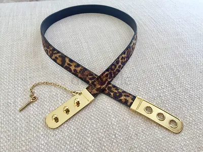 Animal print belt with golden hardware size S or M