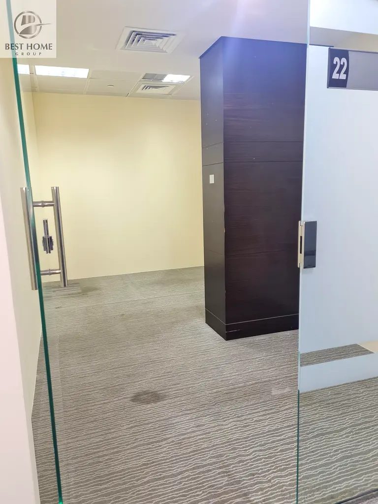 Beautiful Negotiable Glass offices at a low cost
