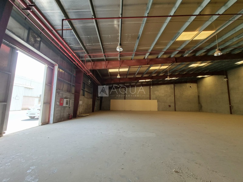 Good location | DIP | Fitted | Warehouse
