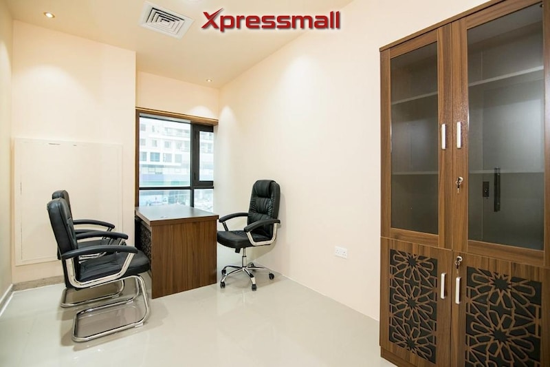 SPACIOUS FULLY EQUIPPED OFFICE WITH PRO SERVICE
