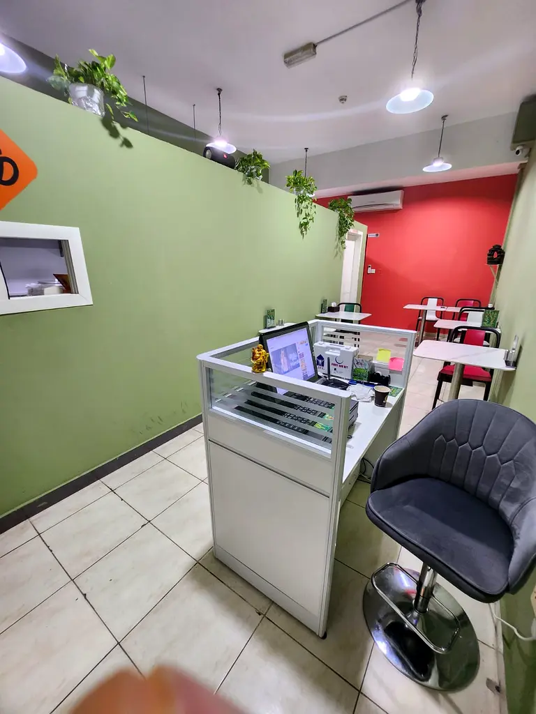 RUNNING BUSINESS SETUP CAFETERIA IN FRANCE CLUSTER FOR SALE