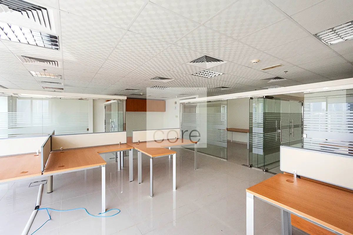 Fitted with 3 Partitions | Mid Floor | Parking