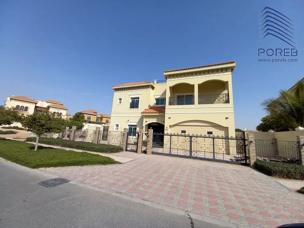 Spacious 5 Bed | Huge Open Kitchen | Private Pool