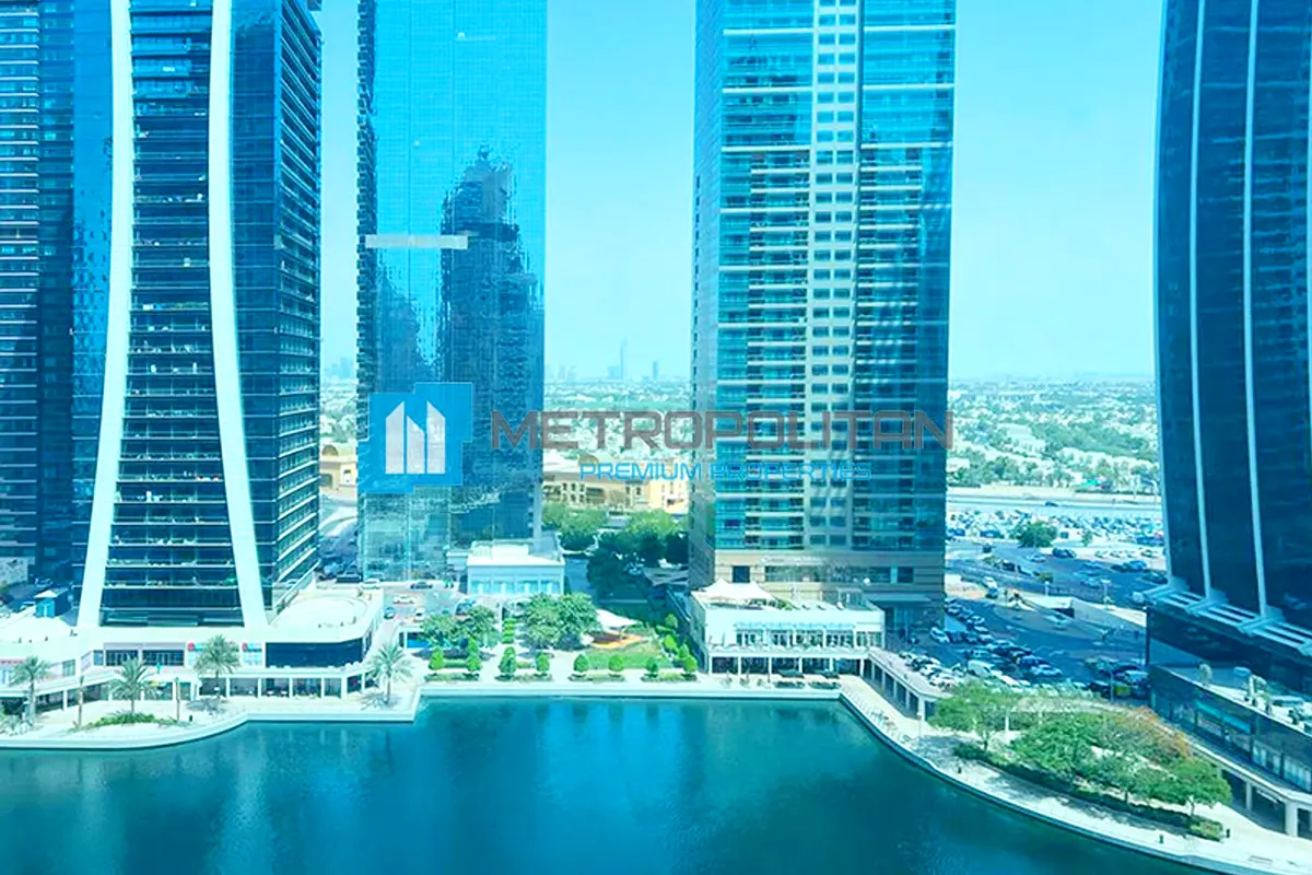 Ready clinic in front of metro | Ready Business