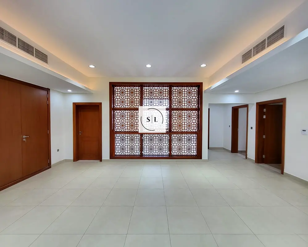 Luxury villa 5 bedrooms with swimming pool and huge garden. Al barsha 2. 600K