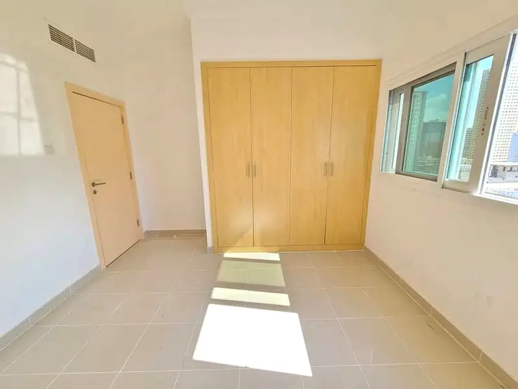 45 Days Free Opposite Sahara Center  2.BHK With Balcony Just 32.K