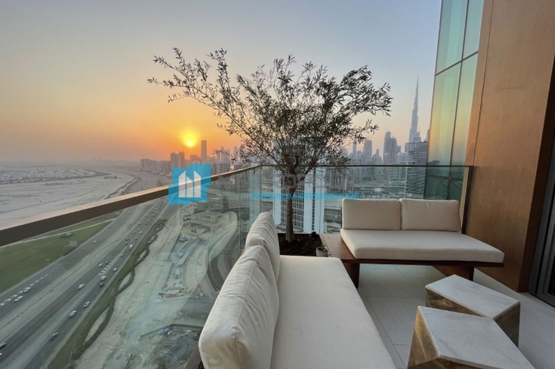 Burj and Canal View| Fully Furnished Loft Type 1BR