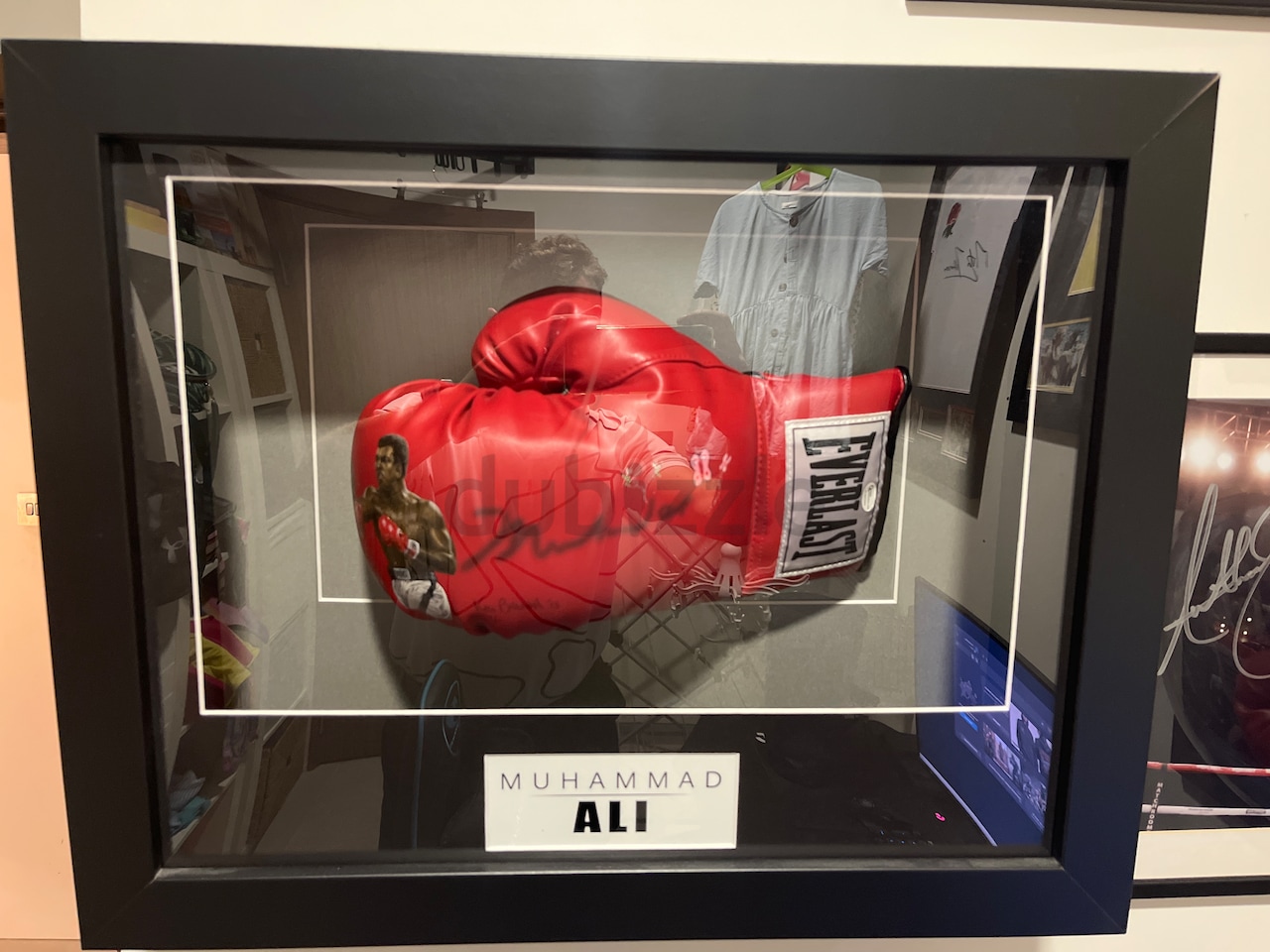 Buy & Sell Any Sports Memorabilia Online - 47 Used Sports Memorabilia ...