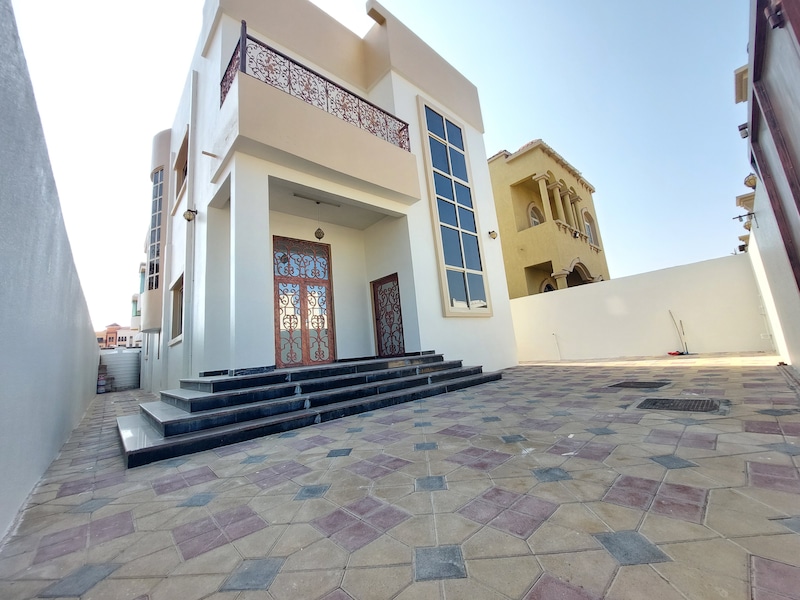 Villa for rent opposite Ajman Academy - and near the mosque - with AC  and very clean from the insid