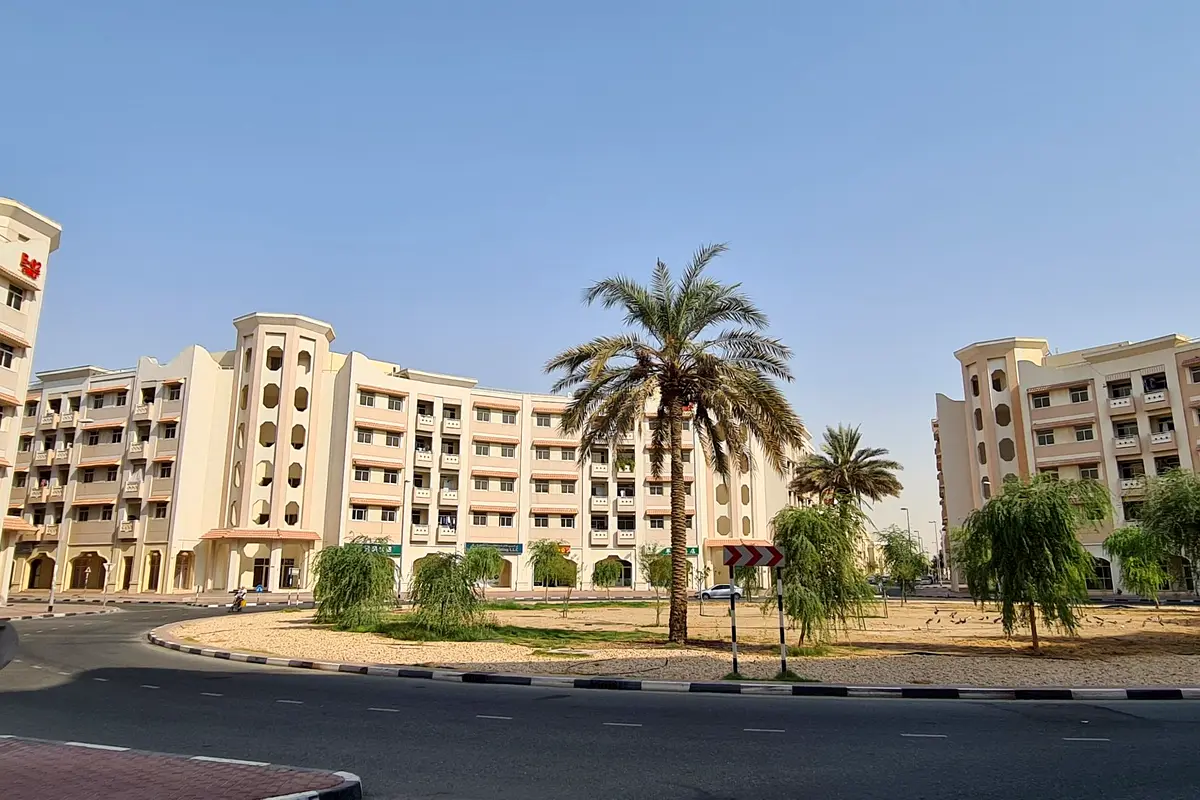 FRONT SIDE SHOP MAIN ROAD VIEW NEAR TO EXIT  ENTRANCE BOOK NOW AVAILABLE FROM 1ST OF MARCH