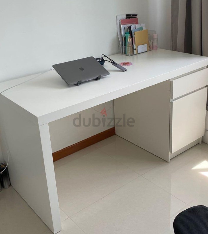 malm study table