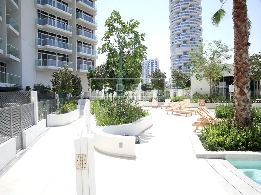 Executive | Spacious Studio | Pool View