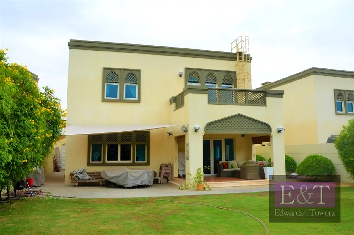 Stunning Garden | Immaculate Villa | Large plot
