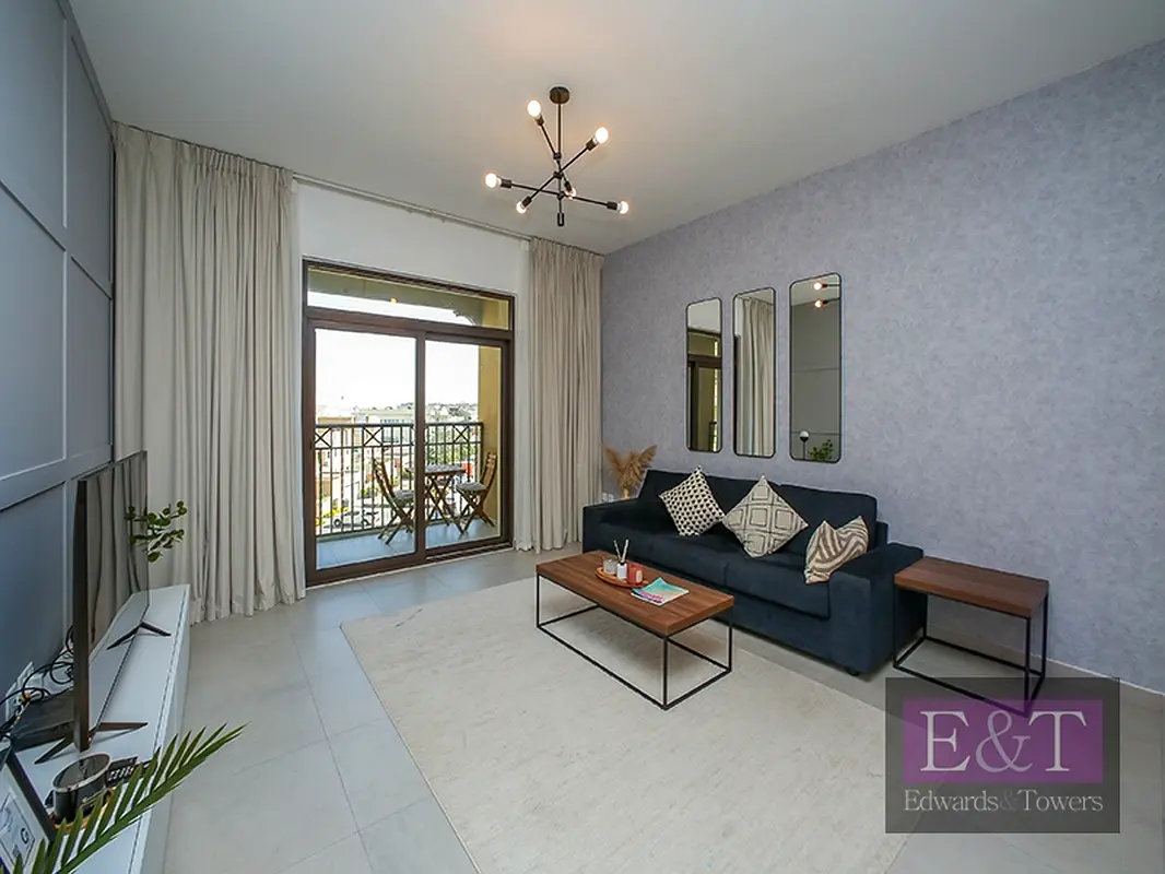 Interior Designed | Availlable | Community View