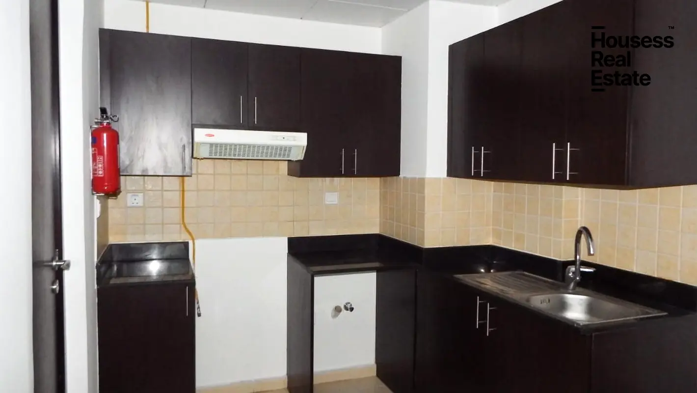 Huge Specious 2 Bedroom! Big Balcony With Garden