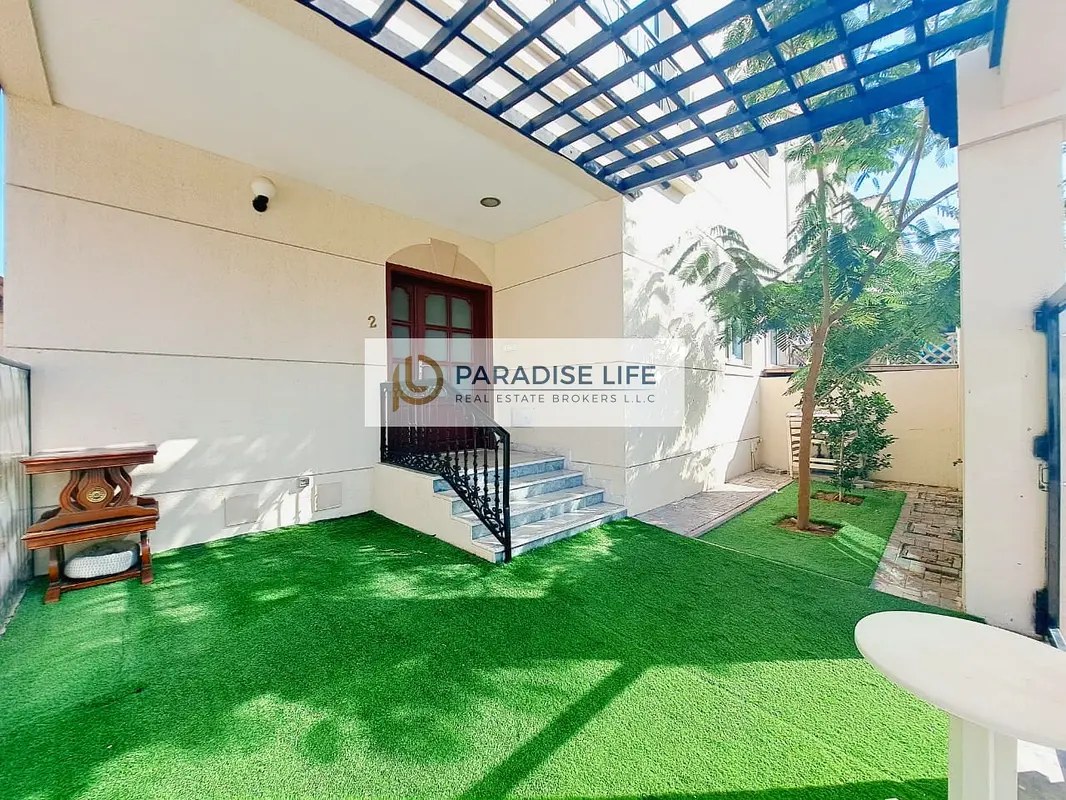Nice Finishing|Near to Market|Well Maintained