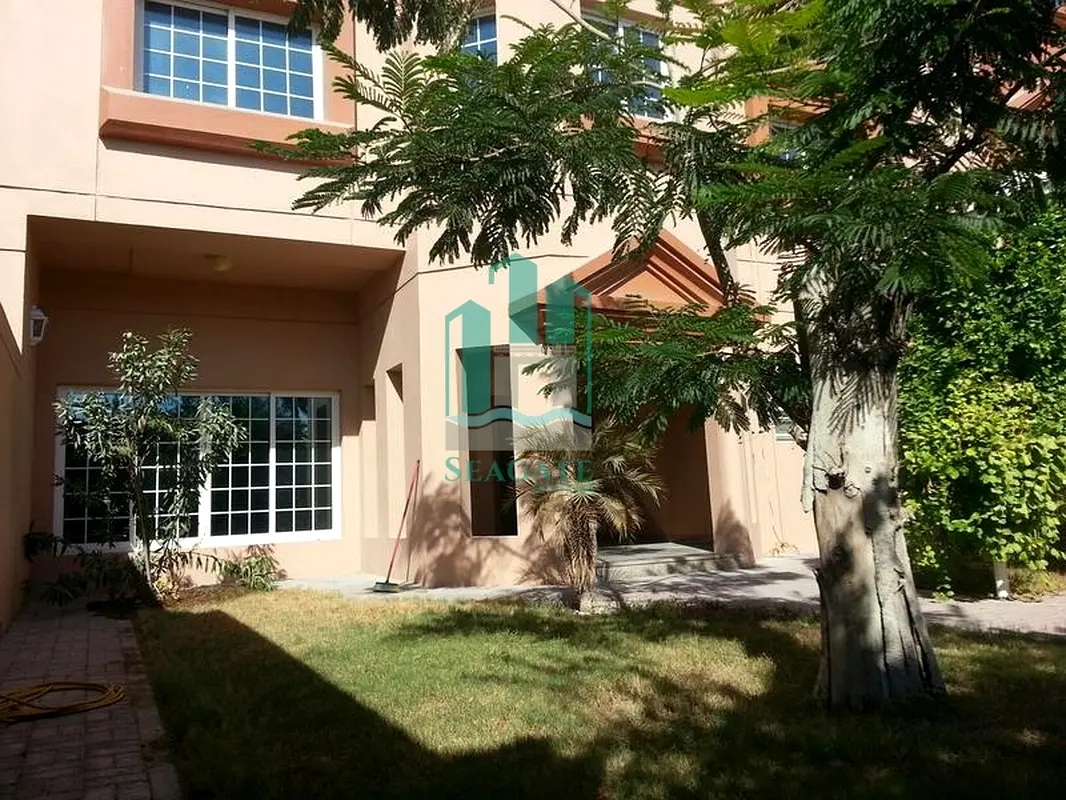 fully renovated 5 bedrooms villa for rent in Umm Suqeim 2