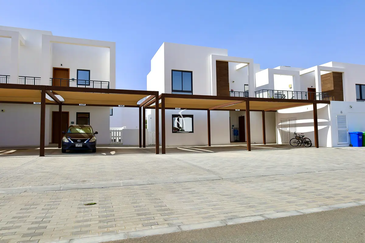 GREAT 2BHK TOWNHOUSE IN ALGHADEER VACANT