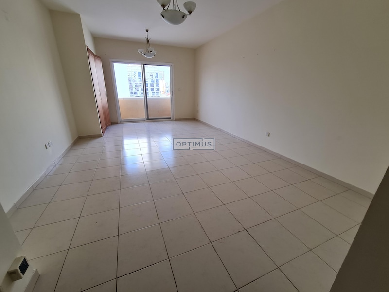 Hot Deal: Extra Large Studio With Parking In Mulberry 2 30,000 AED