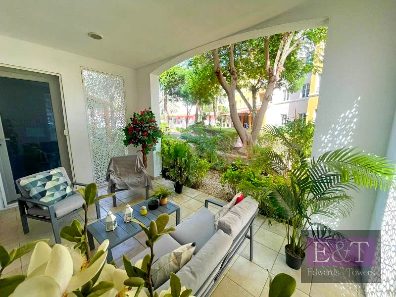 Upgraded Apartment|Close to Metro|Garden views