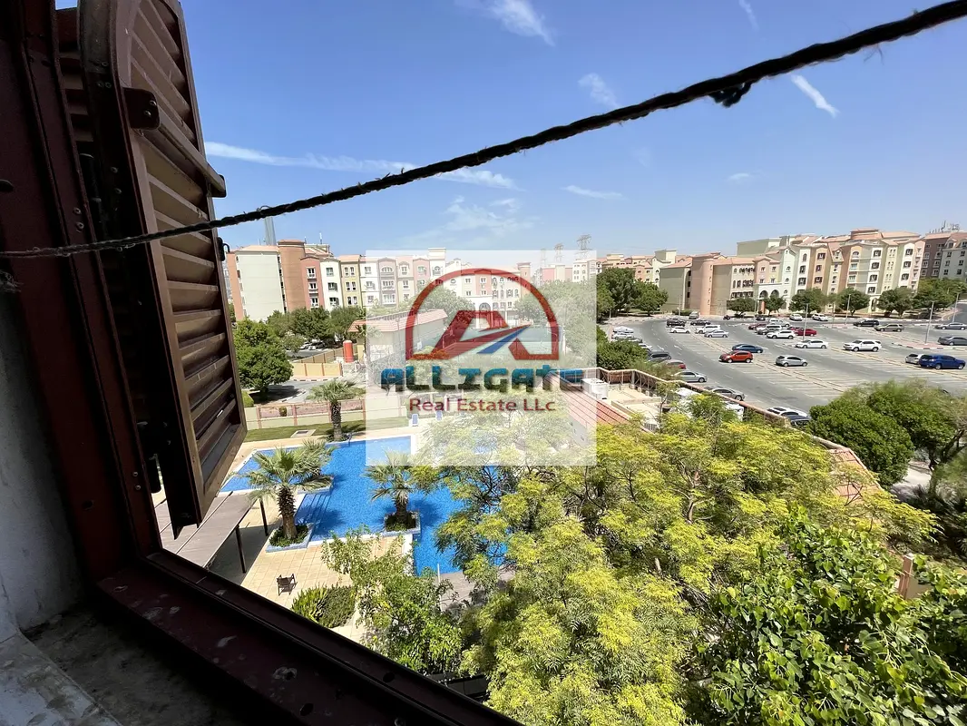 Large Studio |pool View| For Rent St # 3  Discovery Gardens