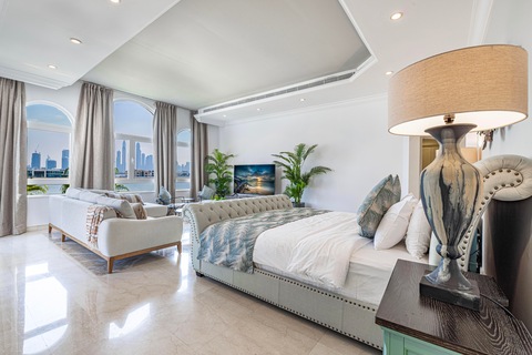 Upgraded Signature 7 BDR villa in Palm Jumeirah