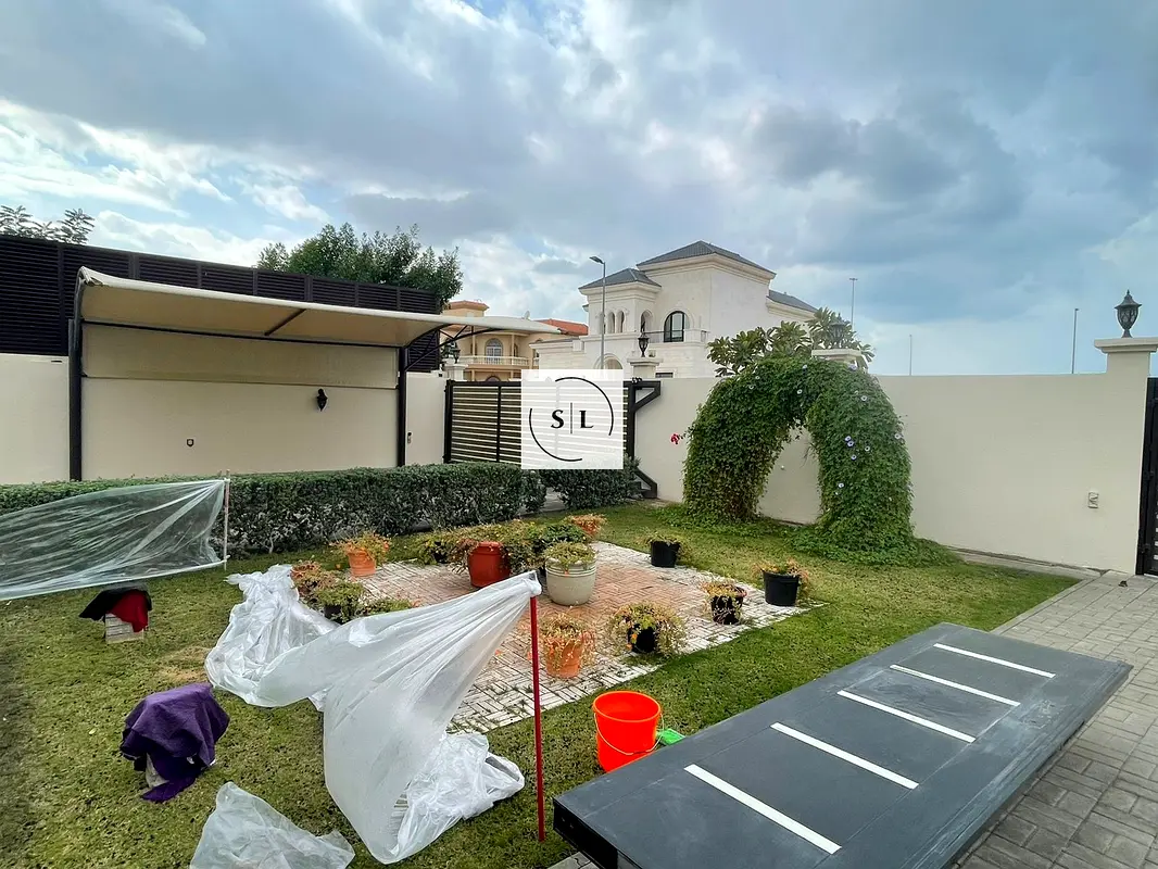 5 Bedrooms villa with Huge garden in Al qouz 2. 350K