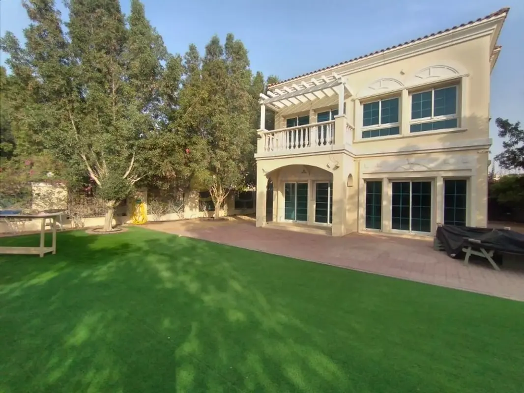 Quite Street | Super Spacious | Extendable |