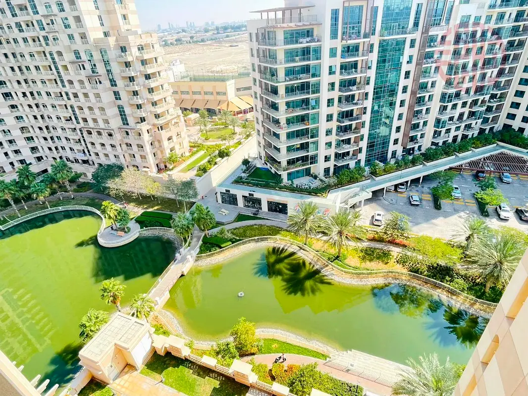 Chiller Free |Well Maintained|Vacant Ready To Move