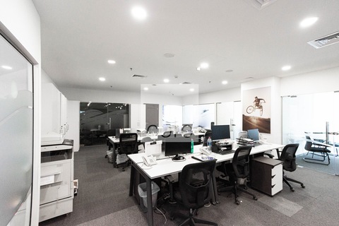 Fitted Office | Prime Location | 8 Parking