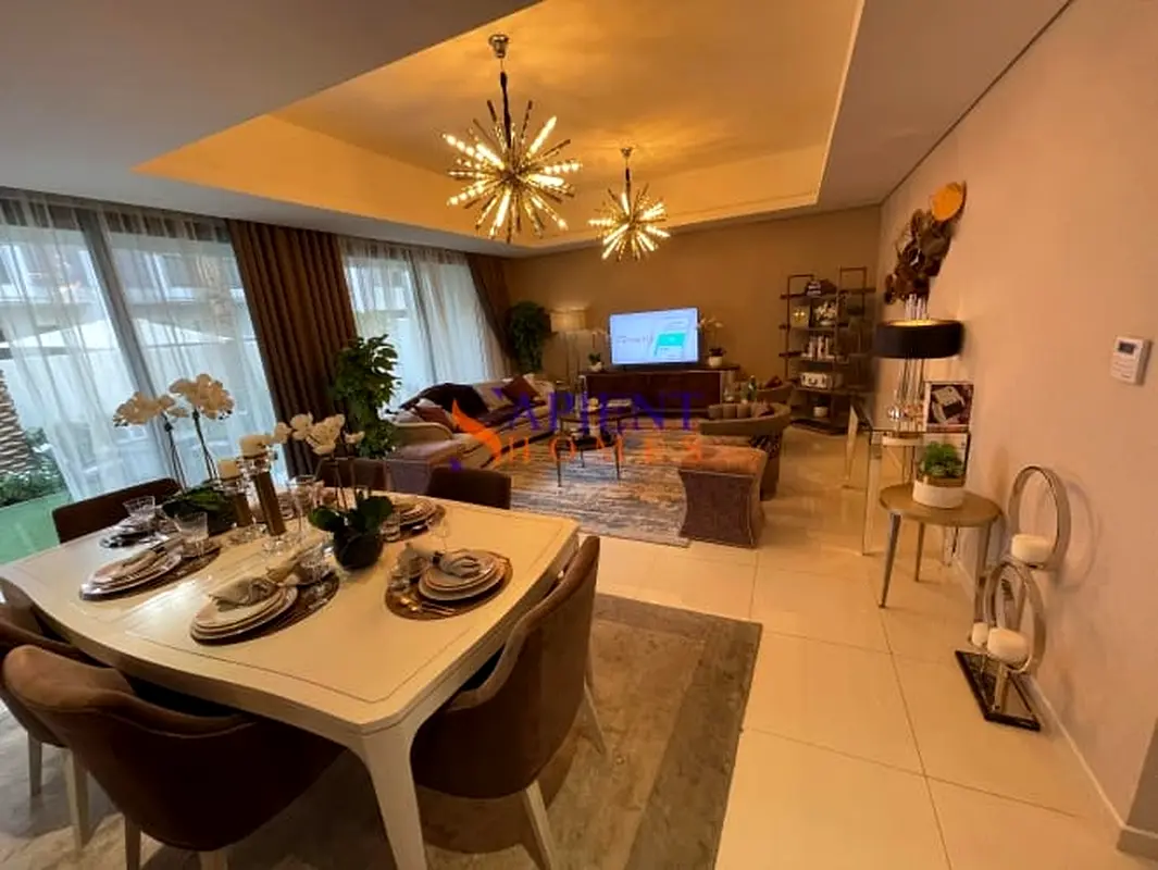 Ready 4+M!!! Handing Over Now!!! Spacious!!! Closed Kitchen!!!