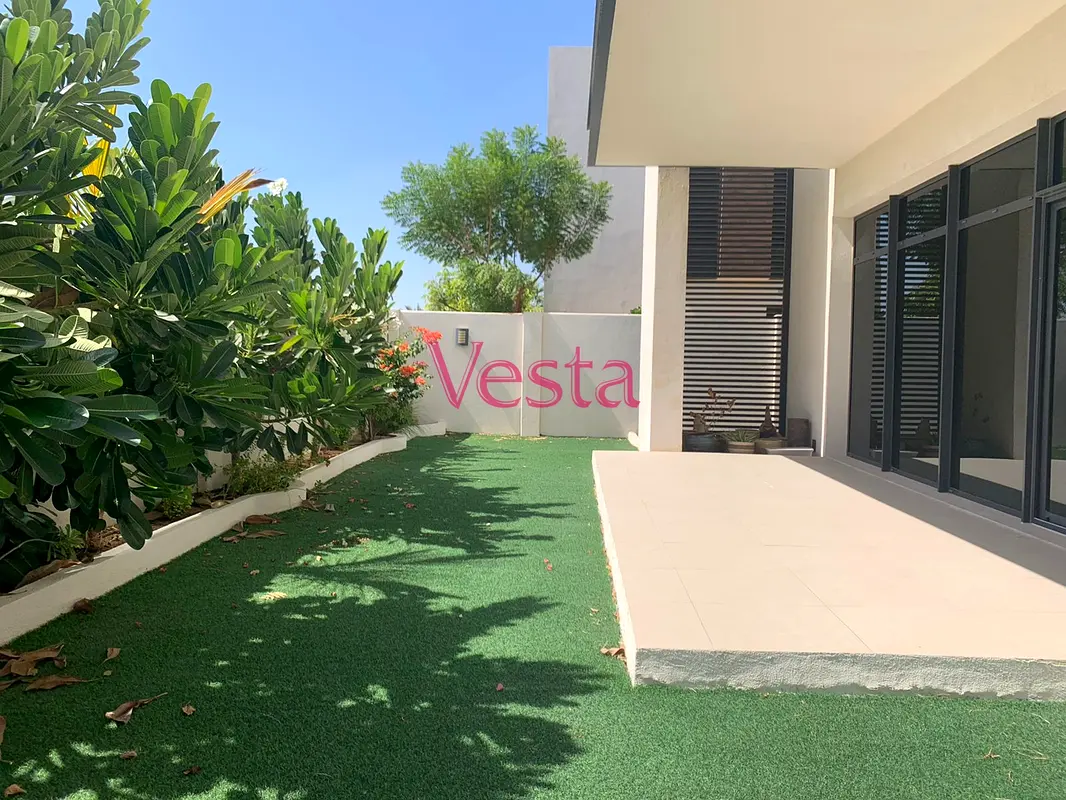 Single row | large layout | landscaped garden | Family friendly neighborhood