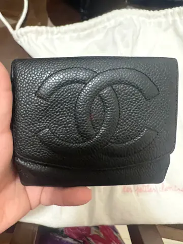 Chanel caviar wallet