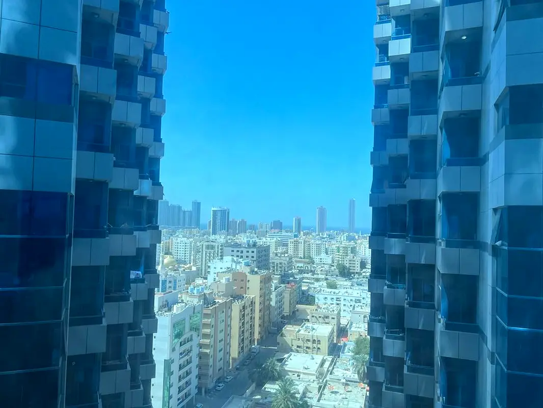 Freehold Office || for sale Falcon Towers || Parking || Washroom || Pantry