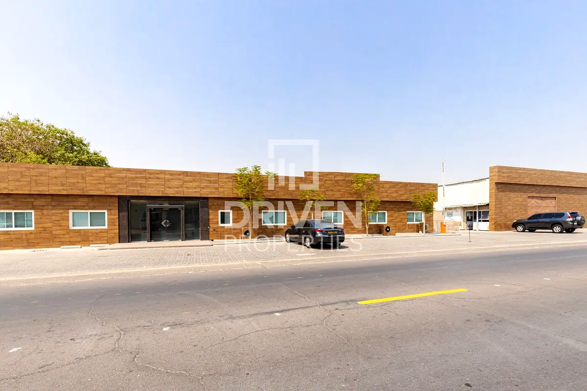 Well-managed Warehouse and Best Location